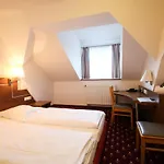 Otel Hotel-garni Obermeier