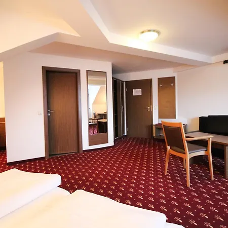 فندق Hotel-garni Obermeier 3*