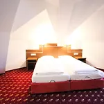 Hotel-garni Obermeier 호텔 3*