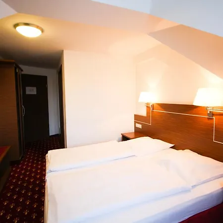 Otel Hotel-garni Obermeier 3*
